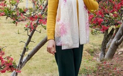 杨幂收图收到手机要放不下了